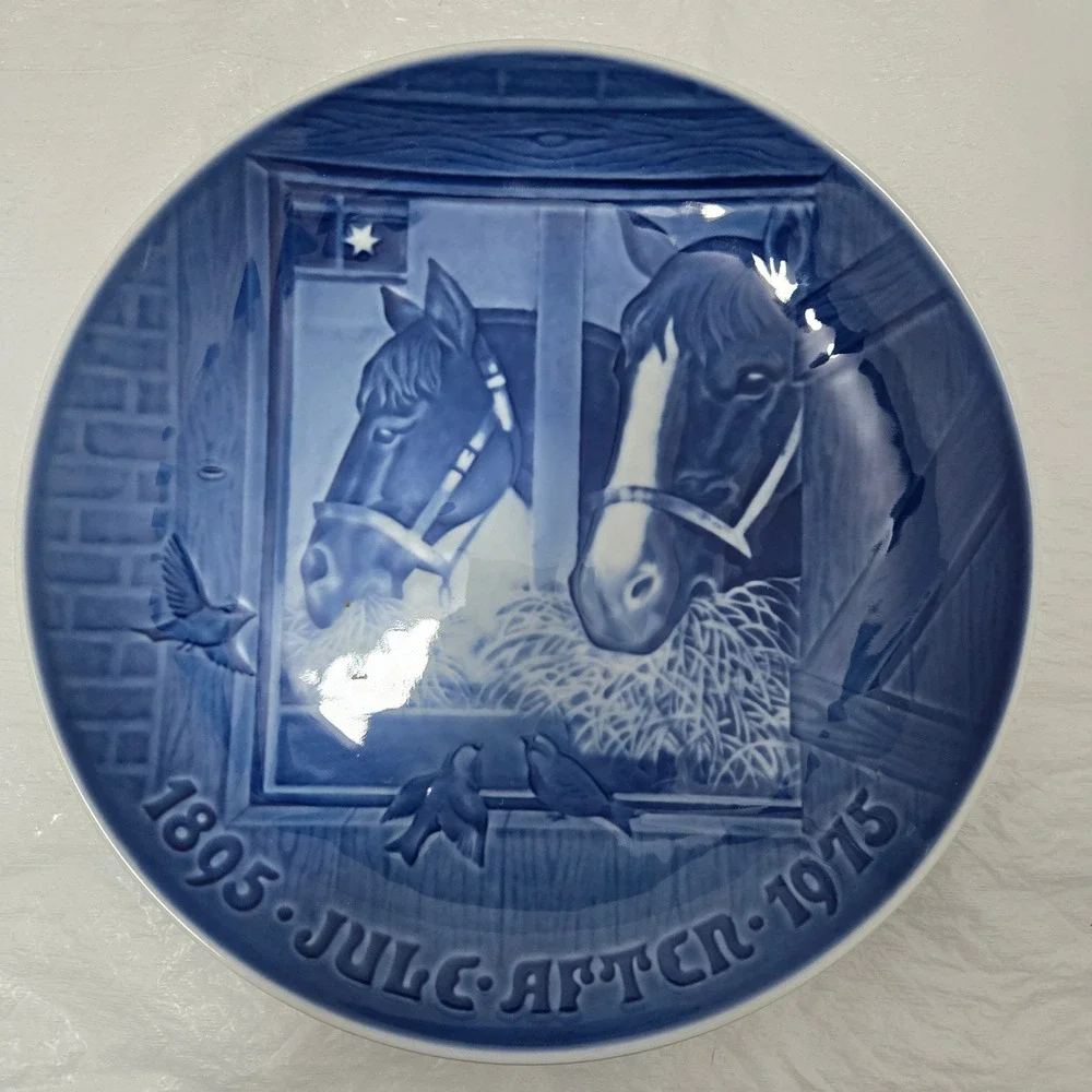 Bing & Grondahl 1975 Christmas Plate Christmas Night in the Stable B&G Denmark
